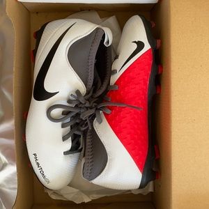 JR phantom soccer shoes